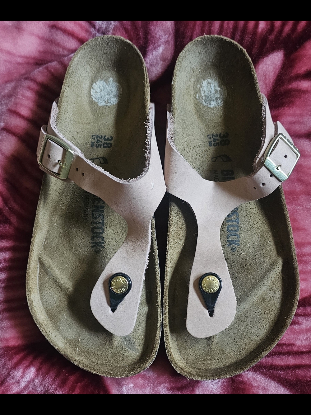 Birkenstock Gizeh Thong Sandals in Pale Pink